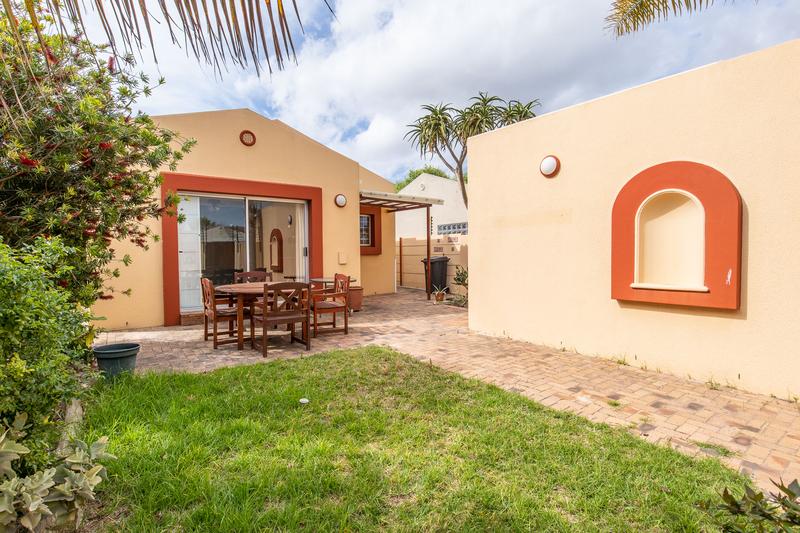 To Let 3 Bedroom Property for Rent in Kirstenhof Western Cape